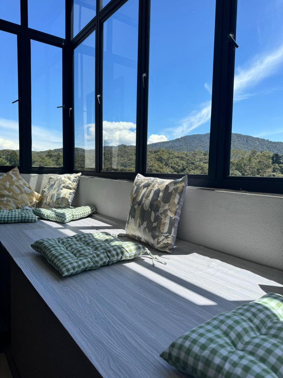 Ayaan Homestay Hill View Iin Free Wifi & Netflix Tanah Rata Exterior foto